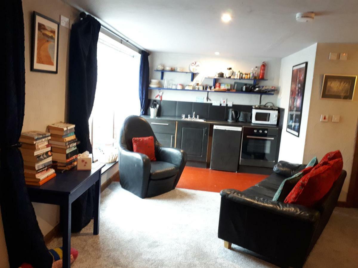 The Village Studio Apartments モアテ エクステリア 写真