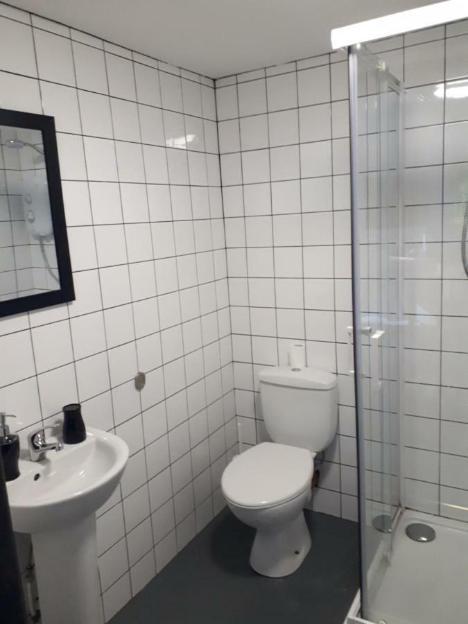 The Village Studio Apartments モアテ エクステリア 写真