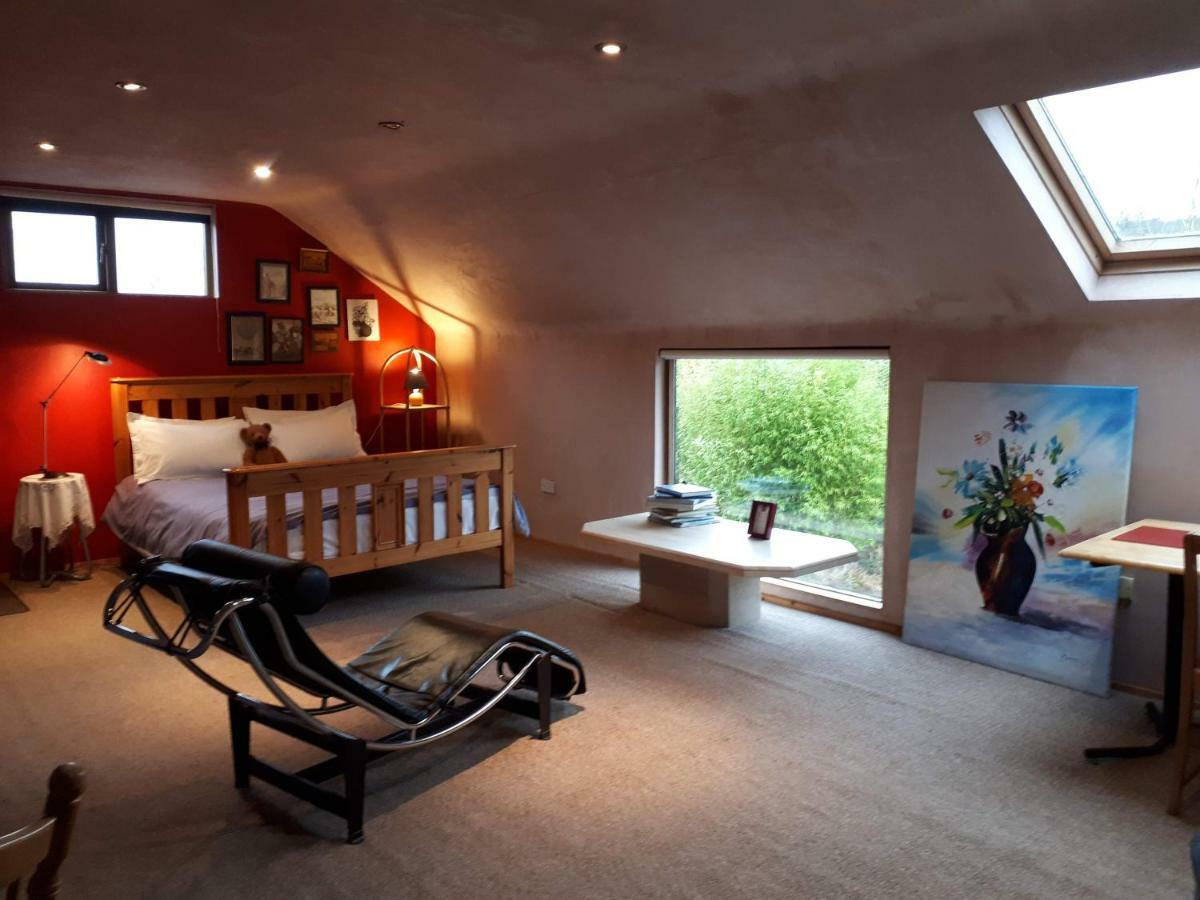 The Village Studio Apartments モアテ エクステリア 写真