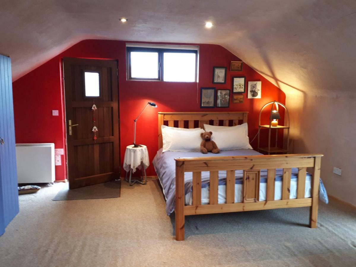 The Village Studio Apartments モアテ エクステリア 写真